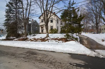 12 Beacon St