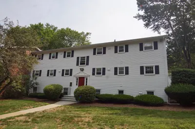 111 Old Meetinghouse Rd #111 1