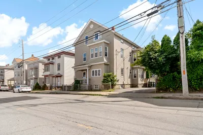 943 Locust St