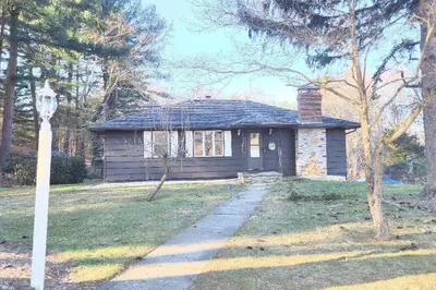 2 Wellington Rd #2 1