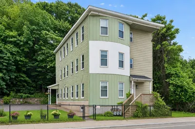 576 Franklin St 1