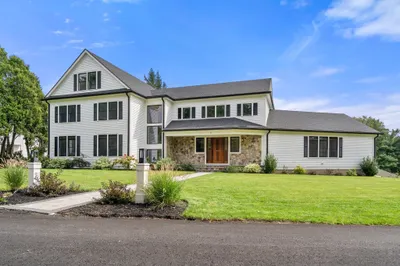 55 Crestview Rd 1