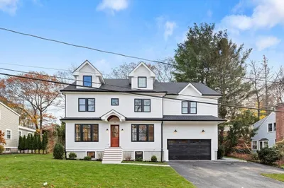 19 Town Way