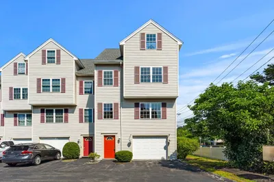 997 Main St #1