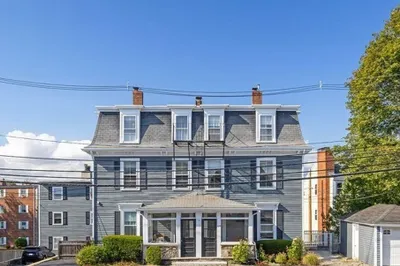 121 Elm St #8