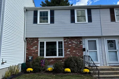51 Warebrook Vlg 1