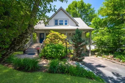 79 Henderson St