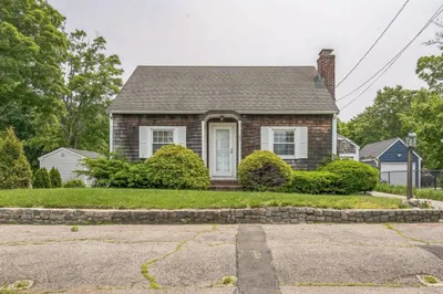 521 Pleasant St