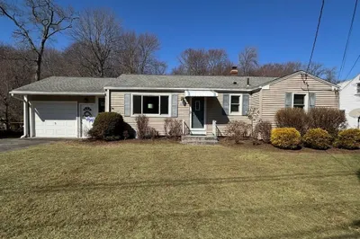 240 Mccarthy Ave