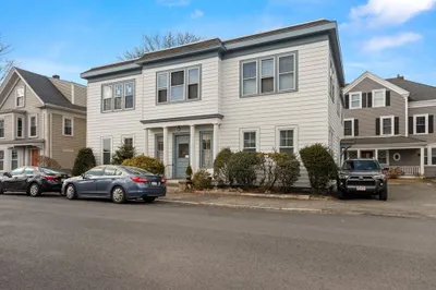 21 Thorndike St #4 1