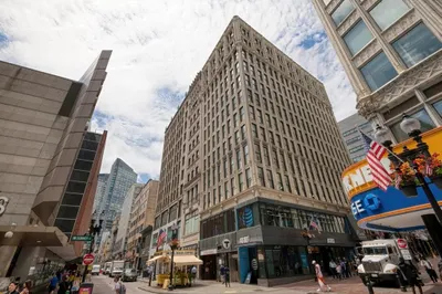 453 Washington St #7D