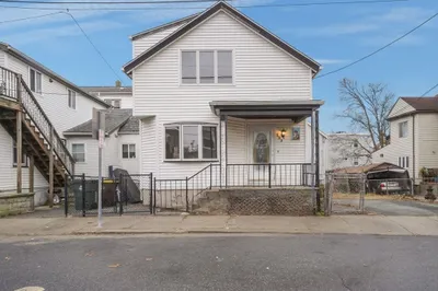 233 Franklin St