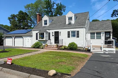 27 Holland St
