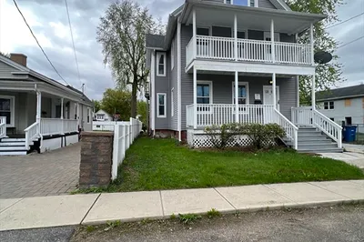 15 E School St 1