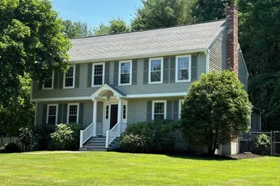 25 Dartmouth Dr 1