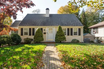 518 Great Plain Avenue #518