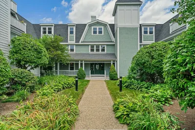 37 Hastings St #207