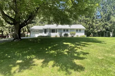 84 Topsfield Cir 1