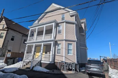 15-17 278 Emmett, Beacon And Point 1