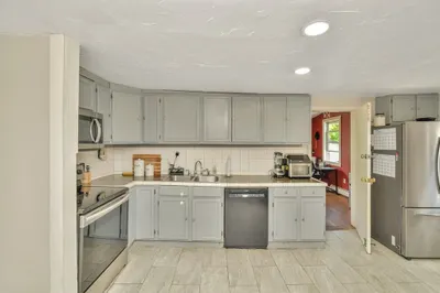 120 E Ashland St 1