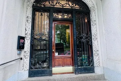 52 Charlesgate East #160