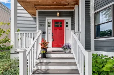 105 Cross St #3