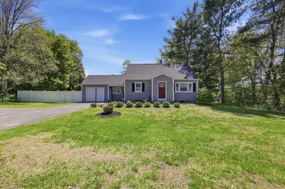 983 Shoemaker Ln