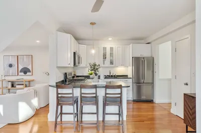 41 Lourdes Ave #41