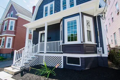44 Cottage St