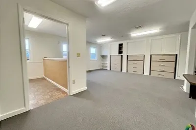 1030 Turnpike St 1