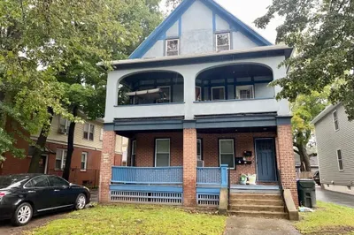 824 Sumner Ave 1