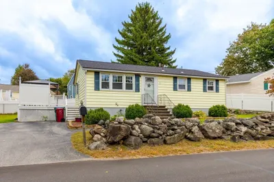 52 N Billerica Rd 1