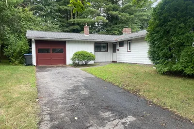 4 Richard Rd