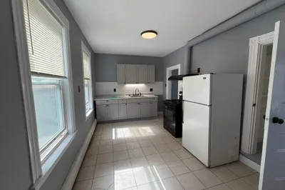 252 East Cottage St #3