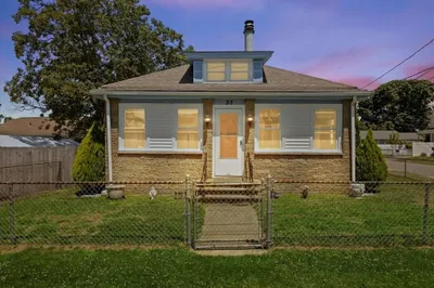 35 Bayview Ave