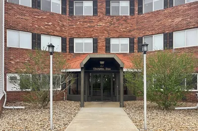 45 Christopher Dr #105 1