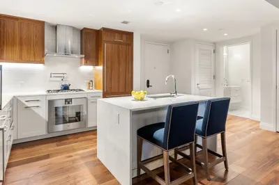 300 Pier 4 Boulevard #6H
