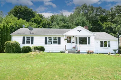 42 Hillside Ave