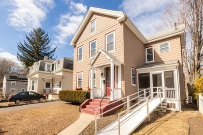 12 Brown Ave