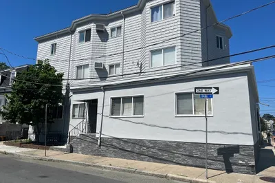52, 54 Bonair Street 1