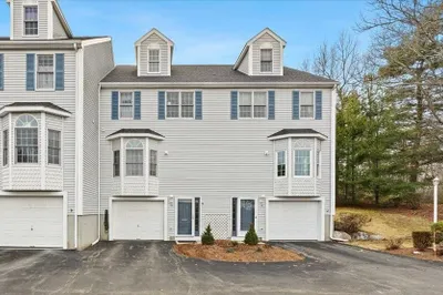 10 Waltham Dr #10 1