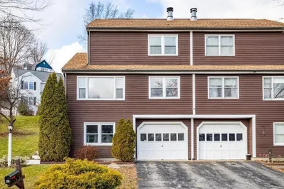 9 GAtes Rd #A