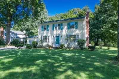 45 Viscount Rd 1
