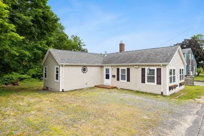 106 Circuit Ave 1