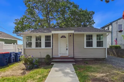6 Pinehurst Dr
