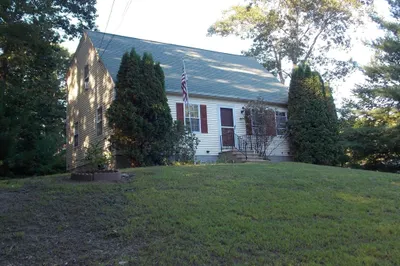 89 Stony Brook Dr 1