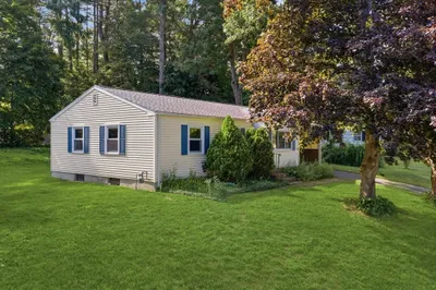 44 Deerfield Dr