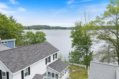 12 Shore Rd
