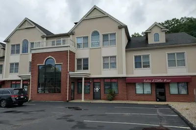 1032 Turnpike St #301