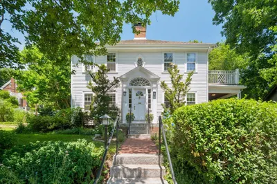 172 Bellevue Rd 1